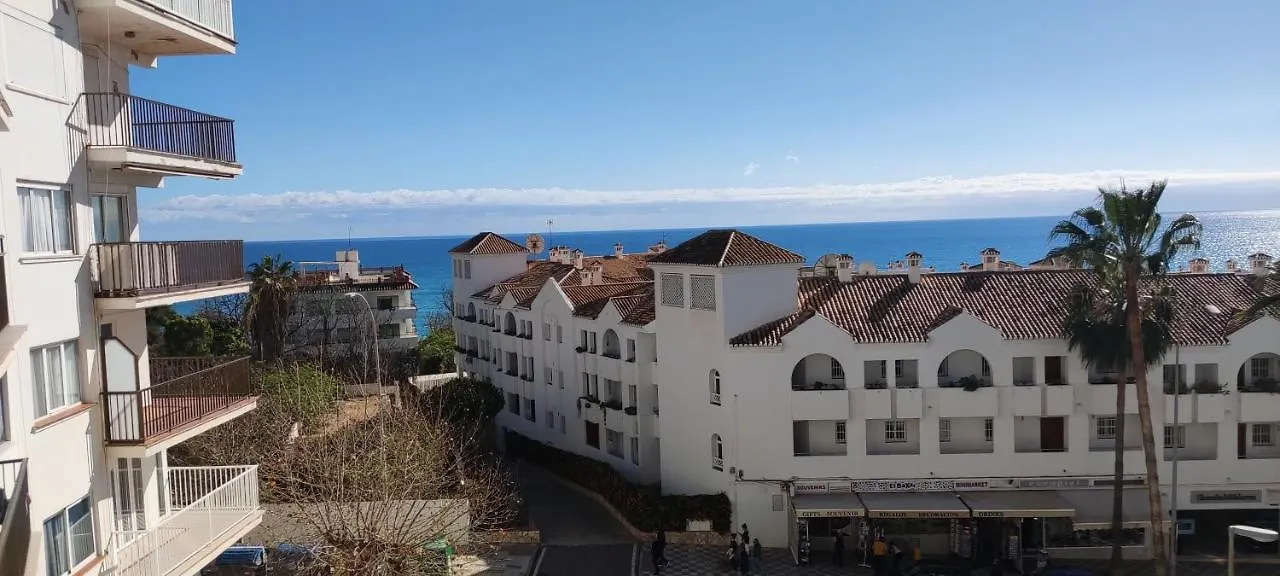 Nerja Gaviota Holidays Piscina Y Playa