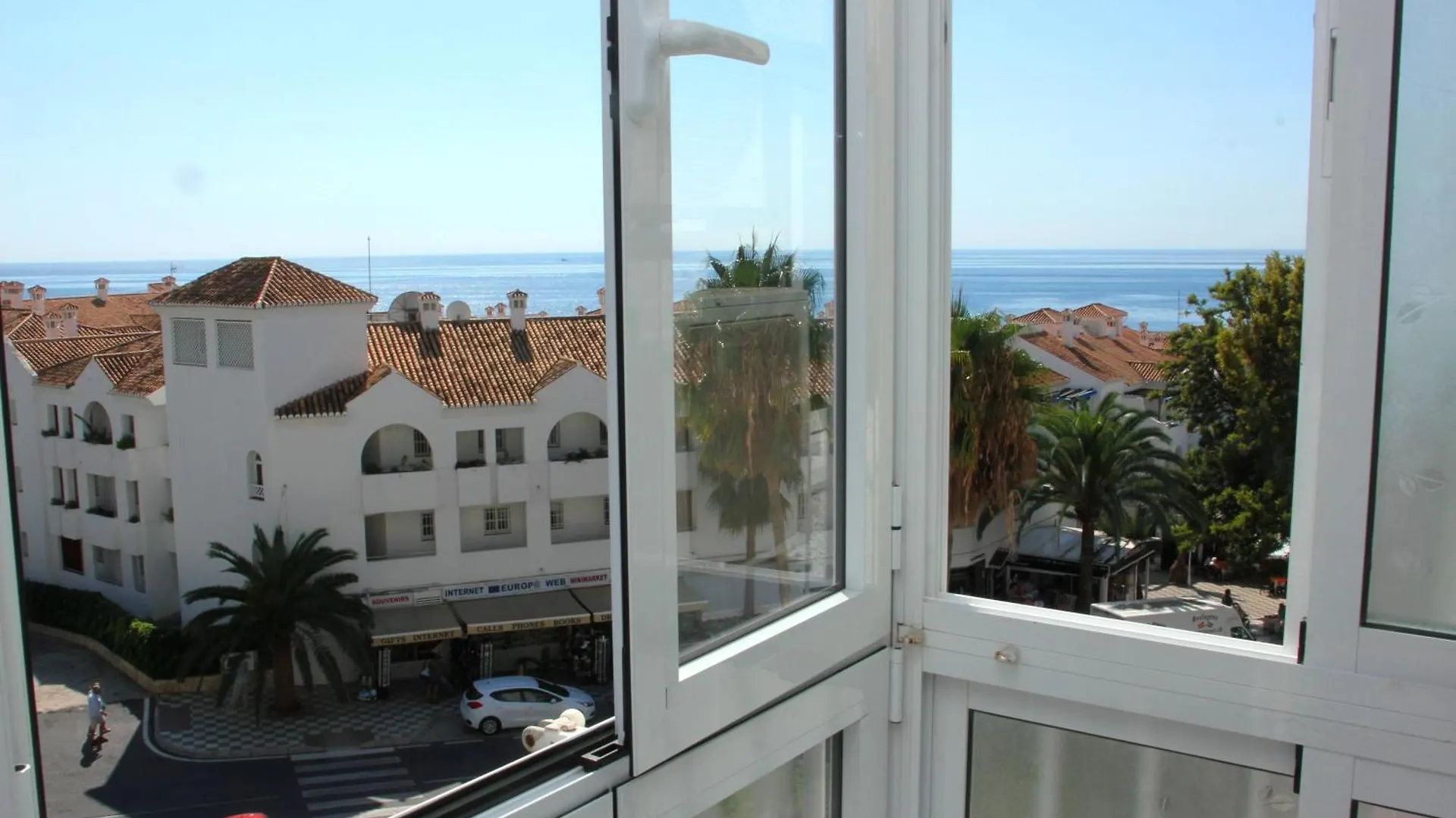 Nerja Gaviota Holidays Piscina Y Playa Spain