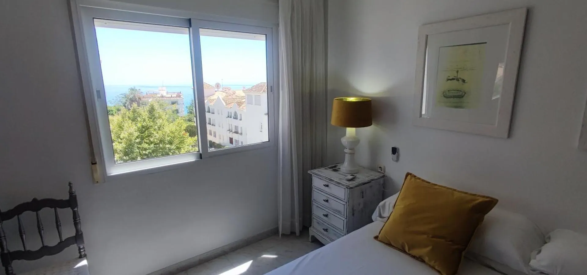 Nerja Gaviota Holidays Piscina Y Playa